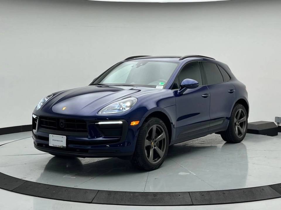 2022 Porsche Macan Base