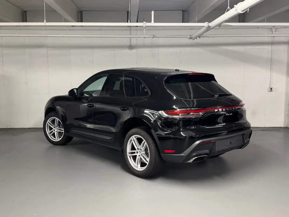 2026 Porsche Macan T - Photo 24