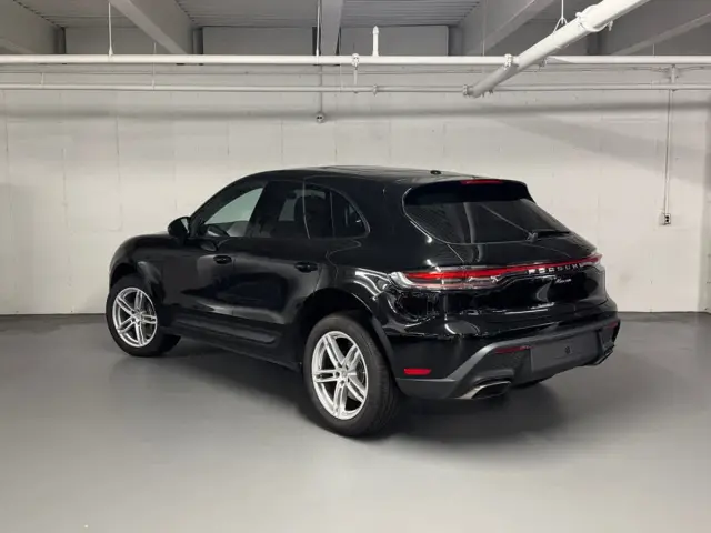 2026 Porsche Macan T - Photo 22