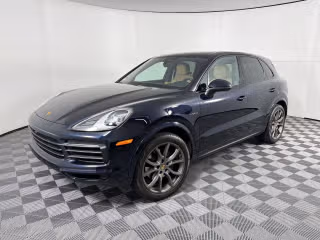 2023 Porsche Cayenne Platinum Edition E-Hybrid's photo
