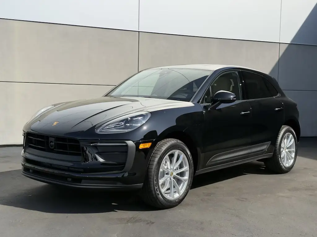 2025 Porsche Macan Base - Photo 8