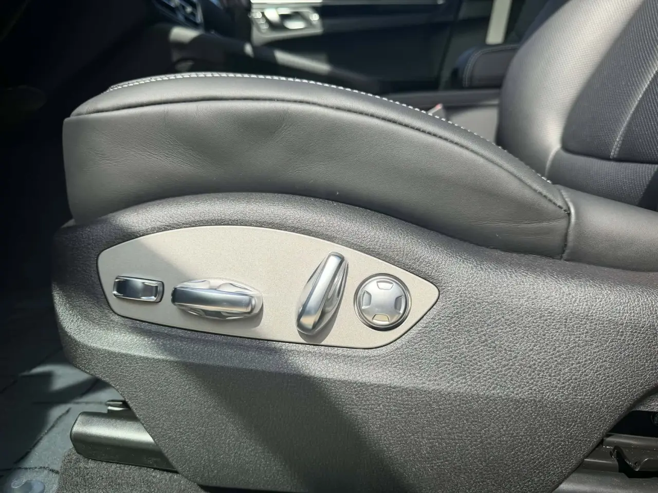 2026 Porsche Macan Base - Photo 40