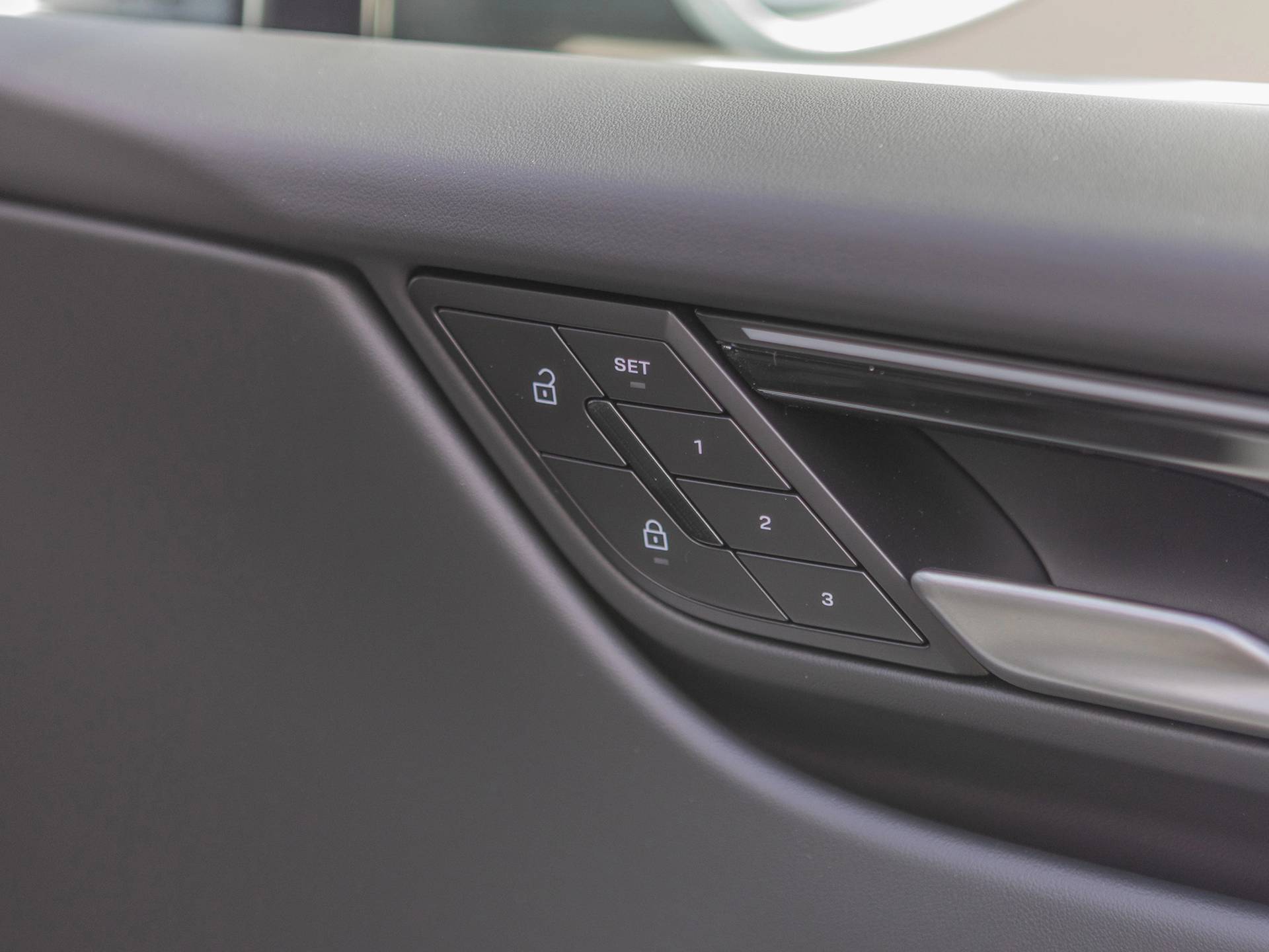 Macan 4S, photo 33 of 33