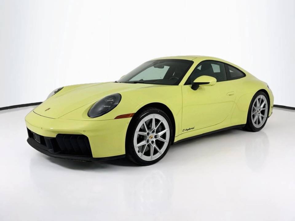 2025 Porsche 911 Carrera GTS