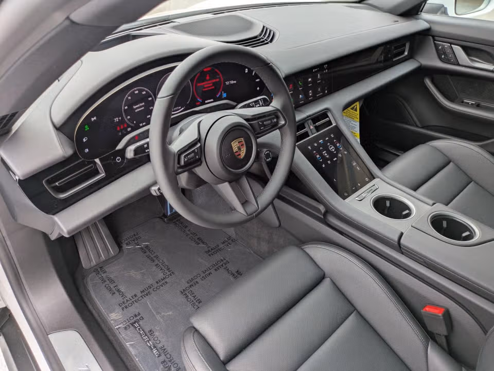 2025 Porsche Taycan Base - Photo 27