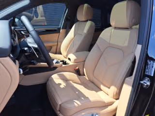 2026 Porsche Macan - Photo 33