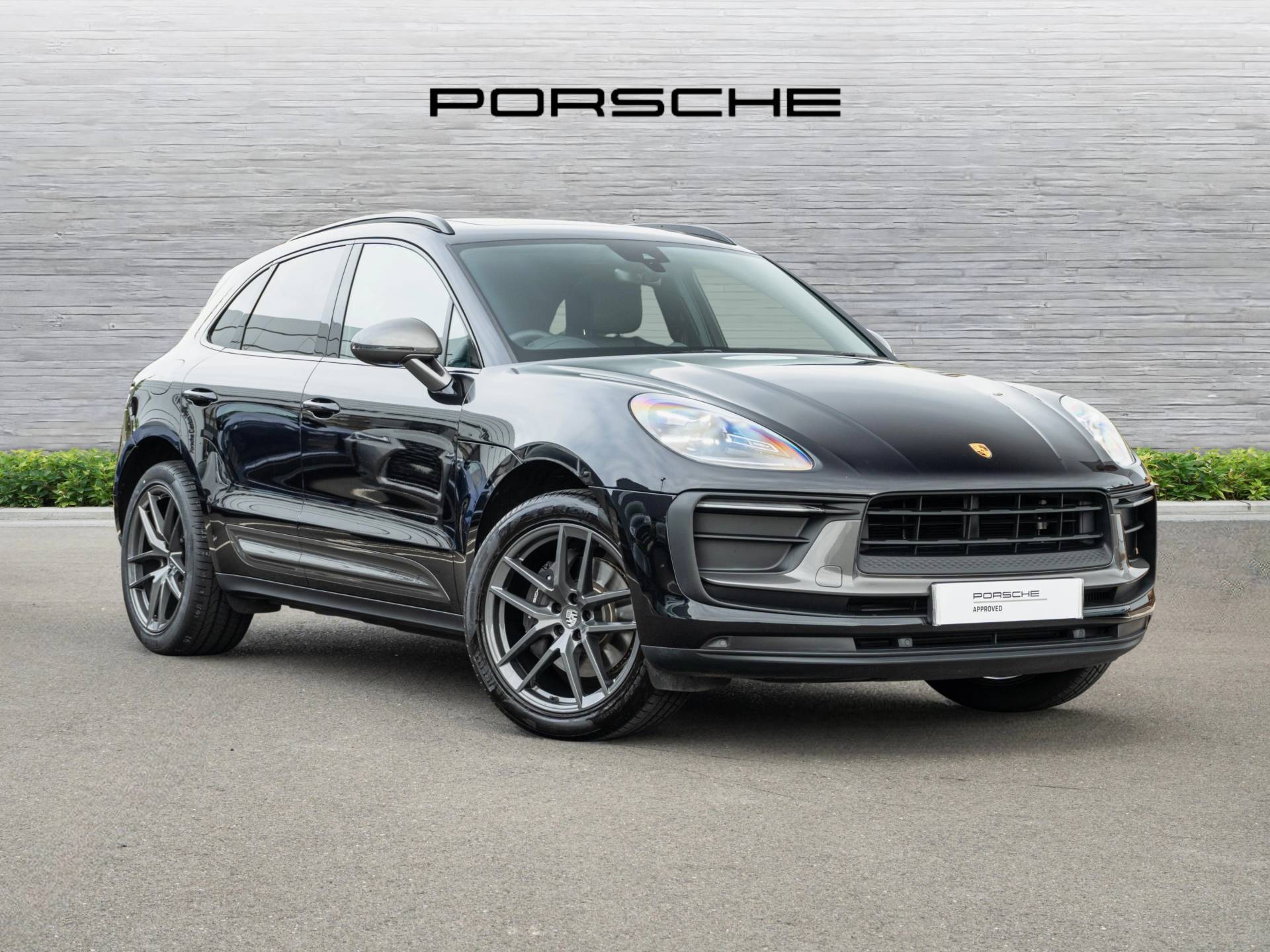 Macan T, photo 1 of 49