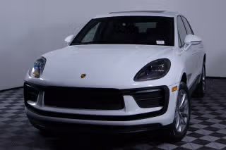 2026 Porsche Macan -'s photo