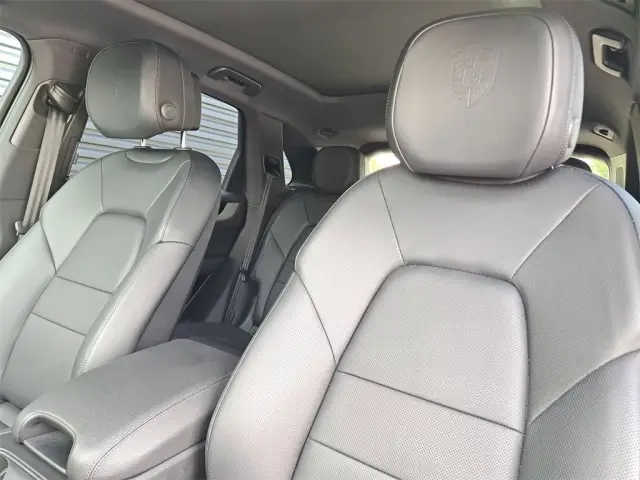 2025 Porsche Cayenne Base - Photo 38