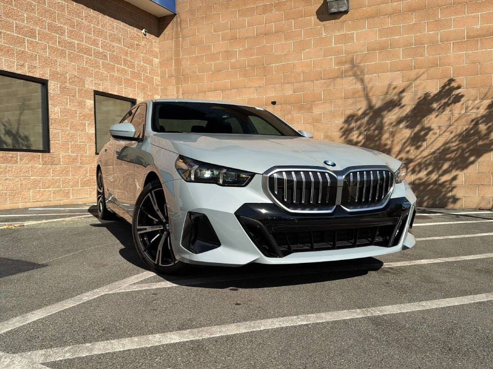 2026 BMW 5 Series 530i