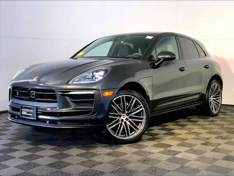 2026 Porsche Macan T - Photo 7