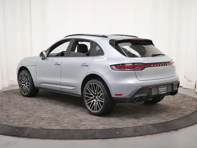 2026 Porsche Macan T - Photo 22
