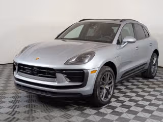 2025 Porsche Macan's photo
