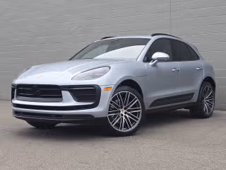 2026 Porsche Macan -'s photo