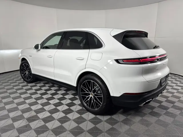 2026 Porsche Cayenne E-Hybrid - Photo 22