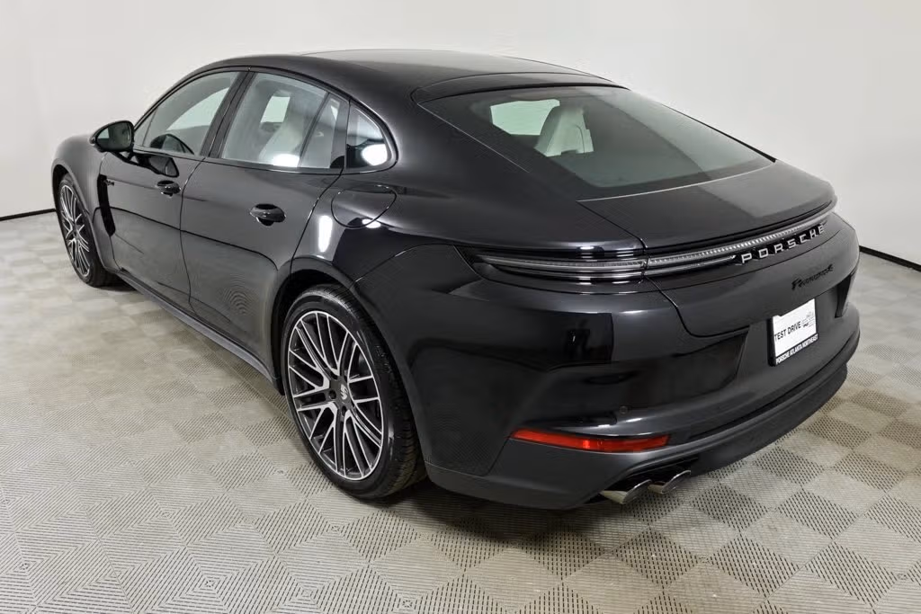 2026 Porsche Panamera 4 E-Hybrid - Photo 20