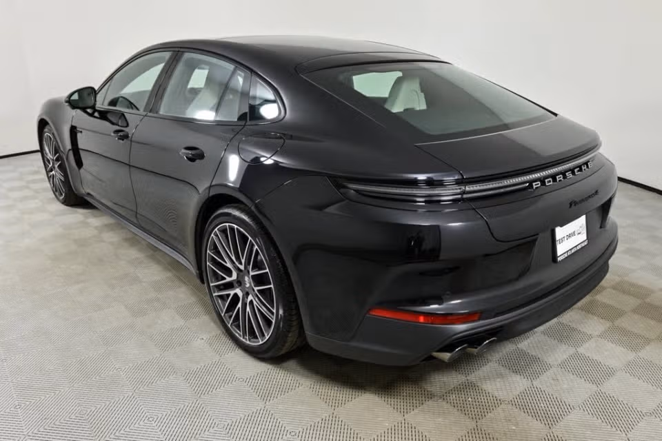 2026 Porsche Panamera 4 E-Hybrid - Photo 19