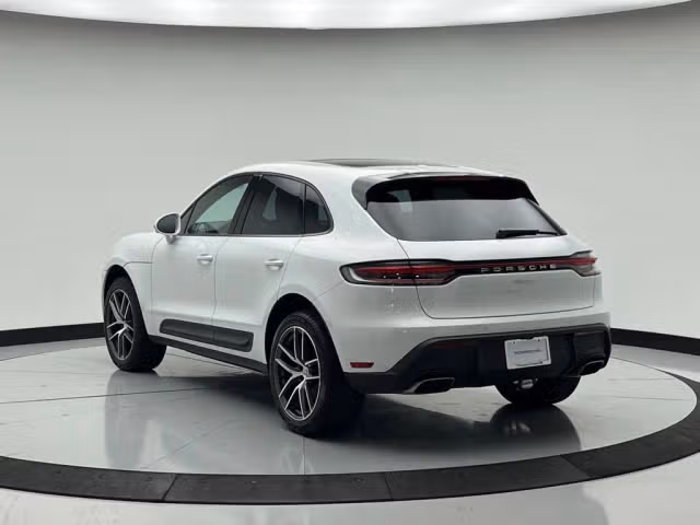 2026 Porsche Macan Base - Photo 18
