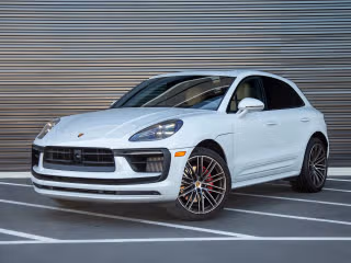 2023 Porsche Macan S's photo