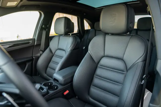 2026 Porsche Macan - Photo 38
