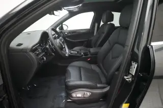 2026 Porsche Macan T - Photo 29