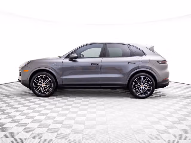 2026 Porsche Cayenne E-Hybrid - Photo 10