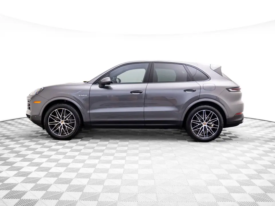 2026 Porsche Cayenne E-Hybrid - Photo 15