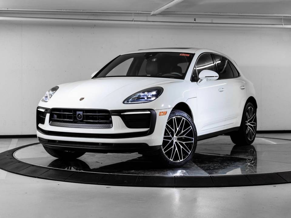 2025 Porsche Macan Base
