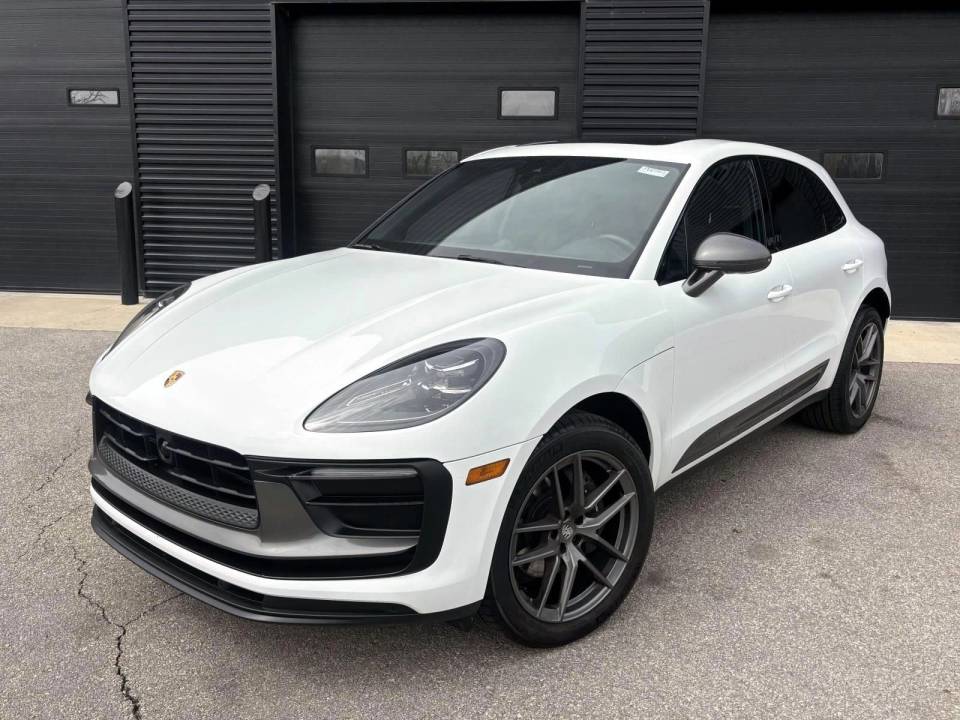 2025 Porsche Macan T