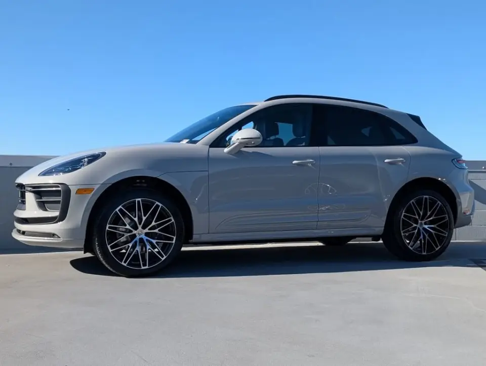 2026 Porsche Macan - Photo 15