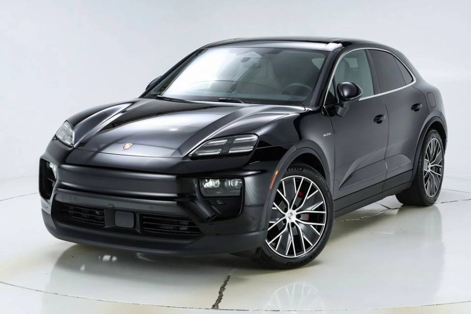 2025 Porsche Macan S