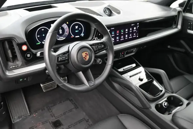 2025 Porsche Cayenne Base - Photo 30