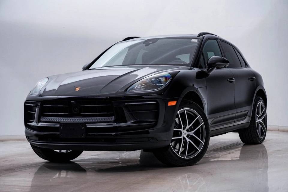 2025 Porsche Macan T