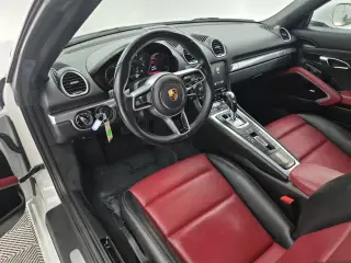 2022 Porsche 718 29