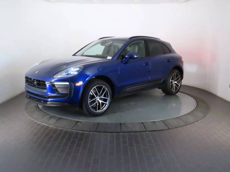 2024 Porsche Macan Base