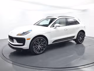 2025 Porsche Macan's photo