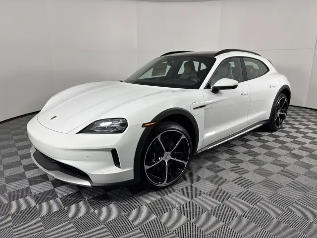 2025 Porsche Taycan Base - Photo 6