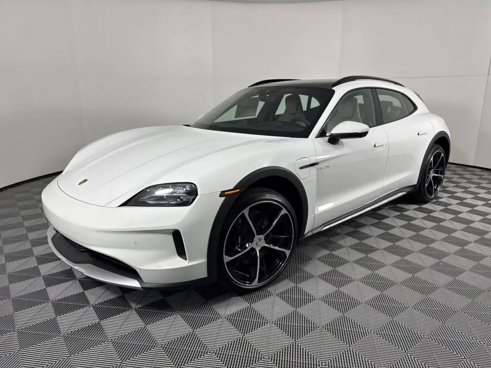 2025 Porsche Taycan Base - Photo 7