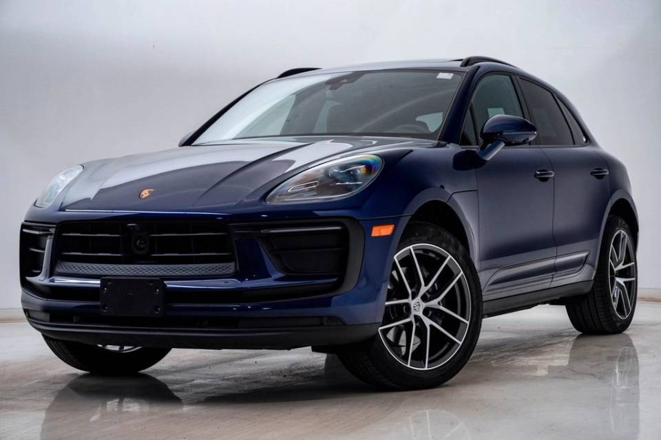 2025 Porsche Macan T