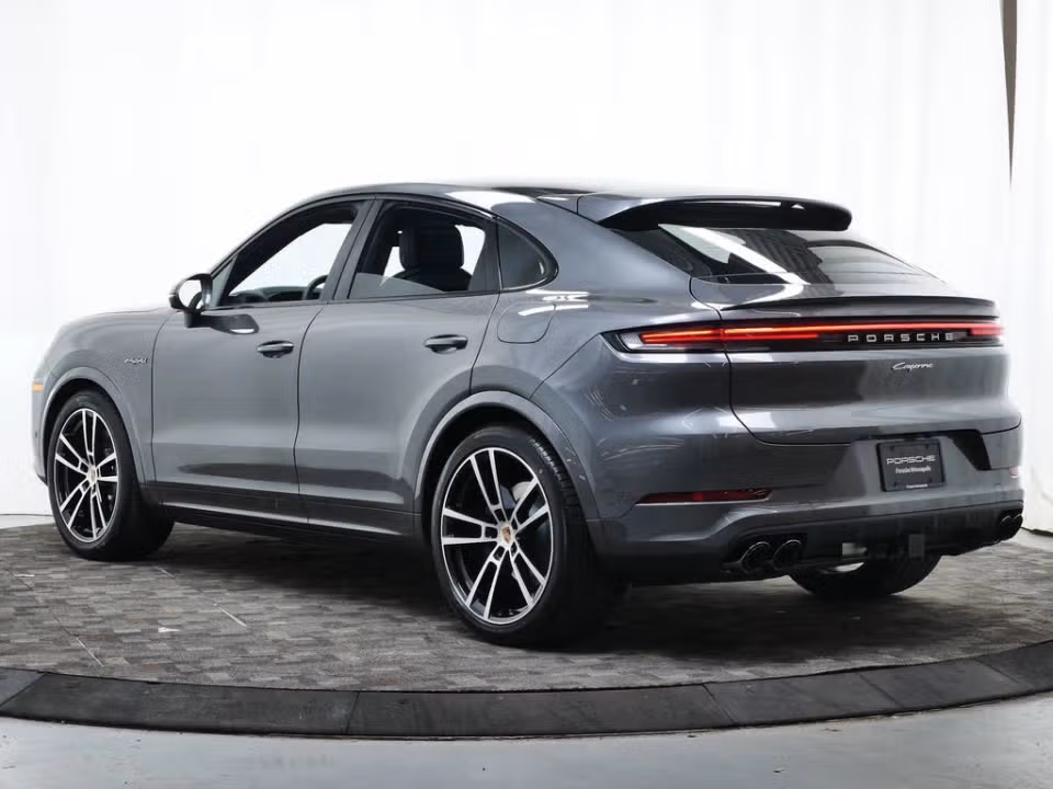 2026 Porsche Cayenne Coup E-Hybrid - Photo 19