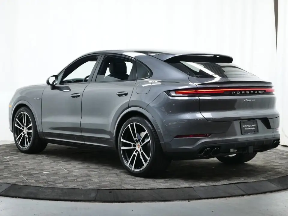 2026 Porsche Cayenne Coup E-Hybrid - Photo 23