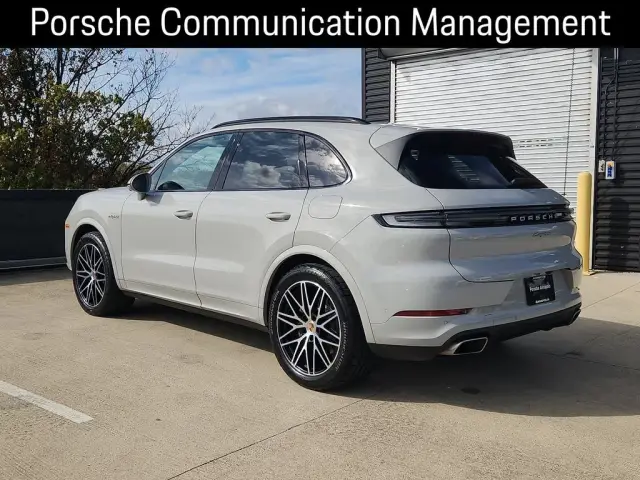 2025 Porsche Cayenne E-Hybrid - Photo 22
