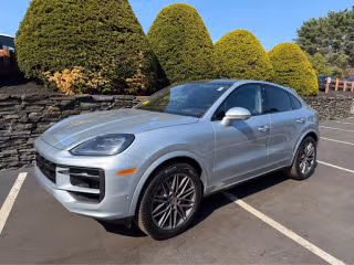 2025 Porsche Cayenne S's photo