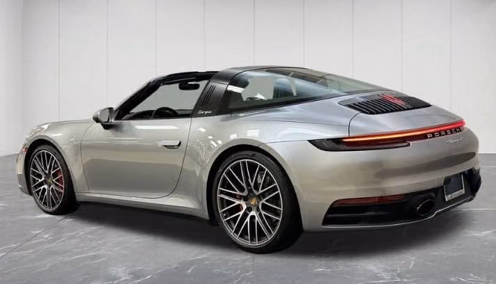 2022 Porsche 911 GTS - Photo 12