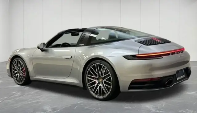 2022 Porsche 911 GTS - Photo 14