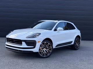 2026 Porsche Macan -'s photo