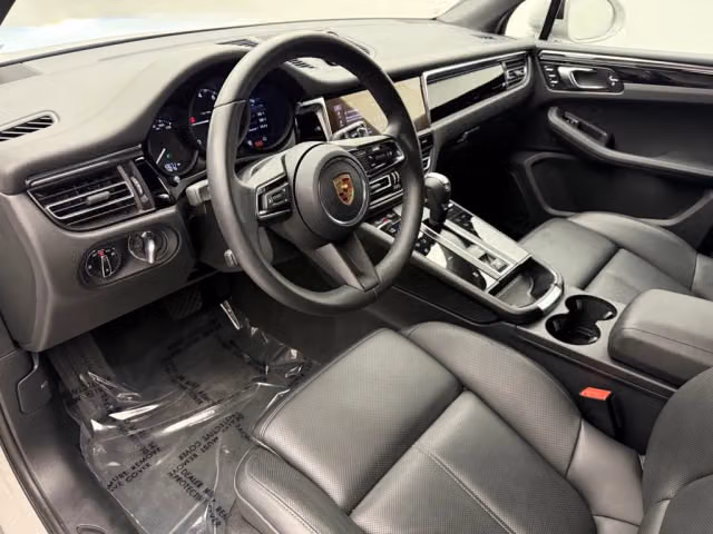 2026 Porsche Macan Base - Photo 26