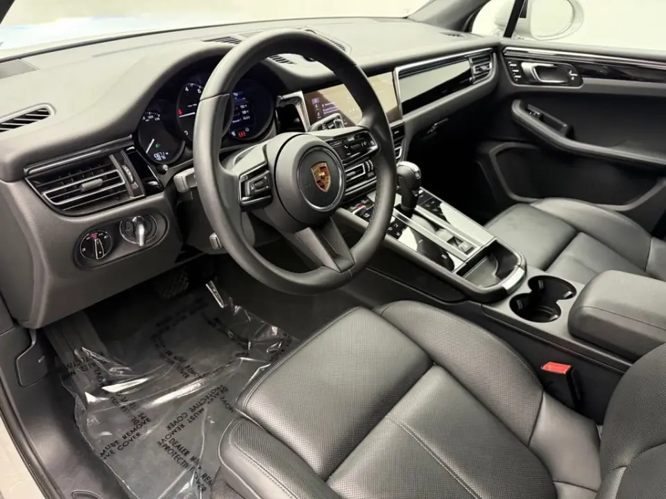 2026 Porsche Macan Base - Photo 31