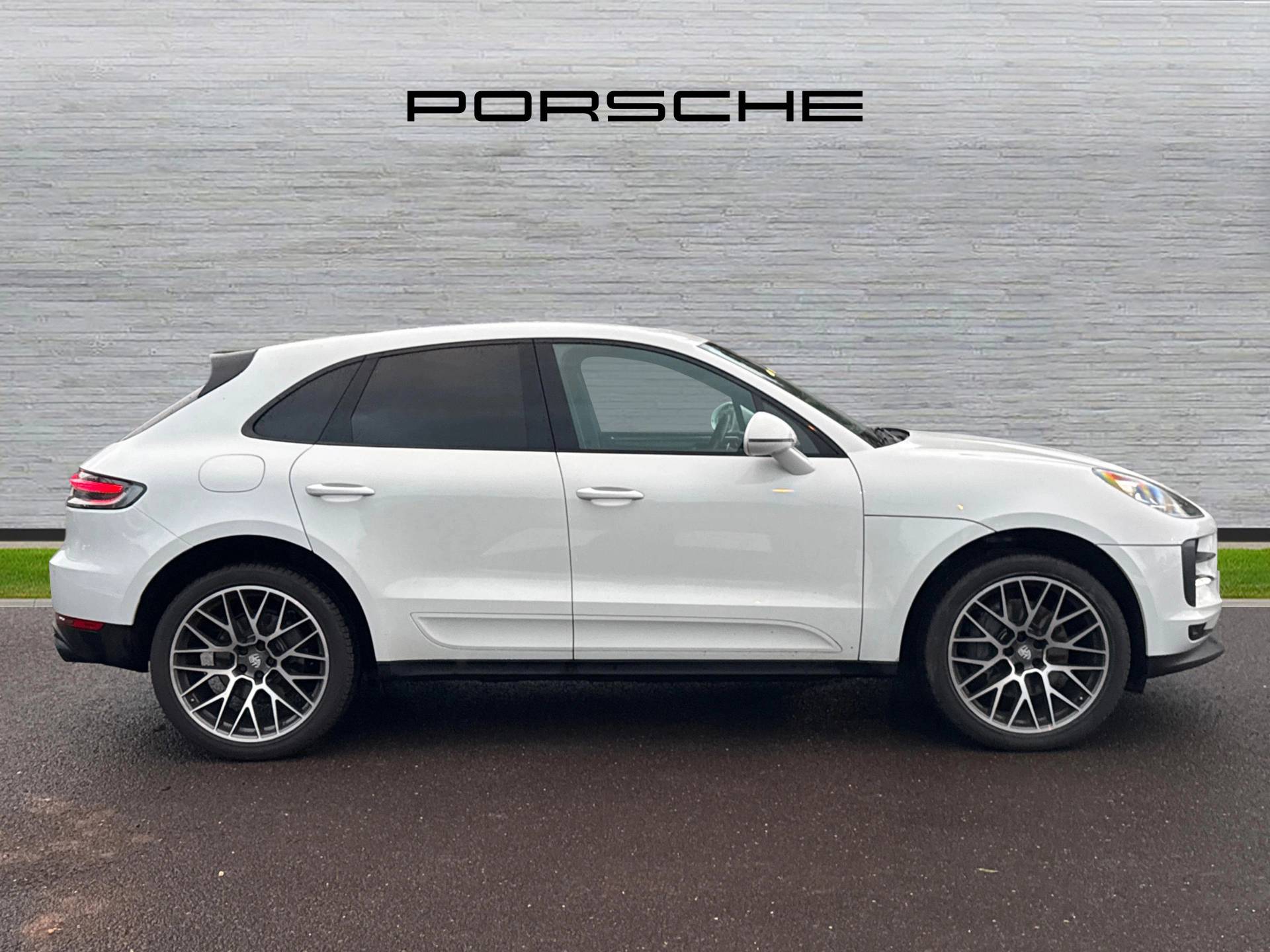 Macan S, photo 2 of 32