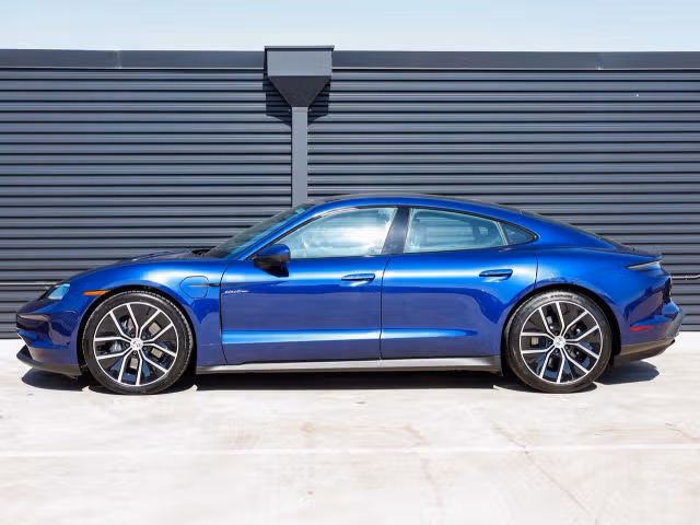 2025 Porsche Taycan Base - Photo 10